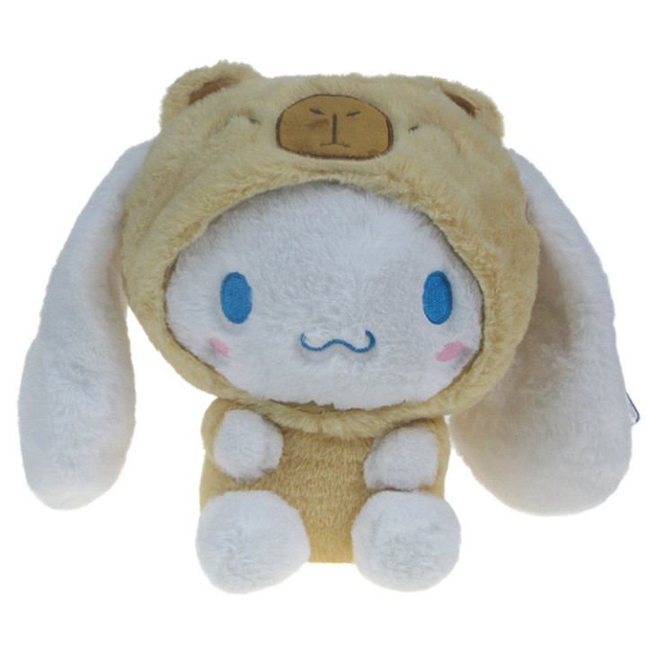 Hello Kitty and Friends - maskotka Cinnamoroll w przebraniu (Kapibara) 23cm